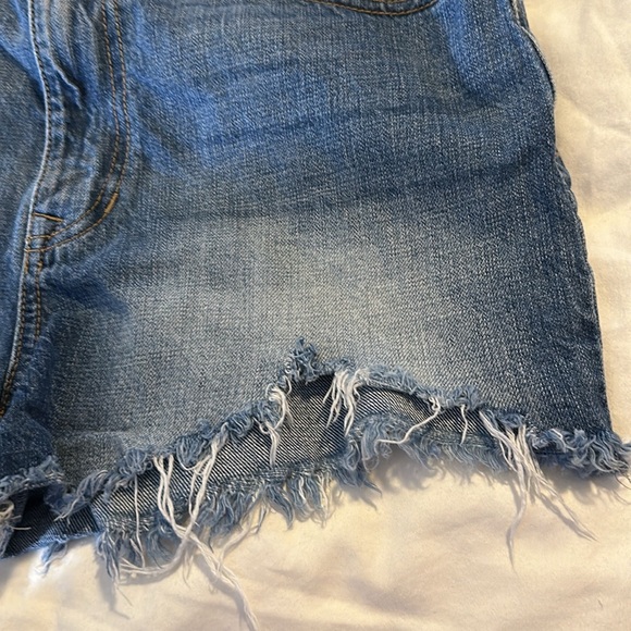 Kancan rough edge shorts w/slit - Picture 4 of 13